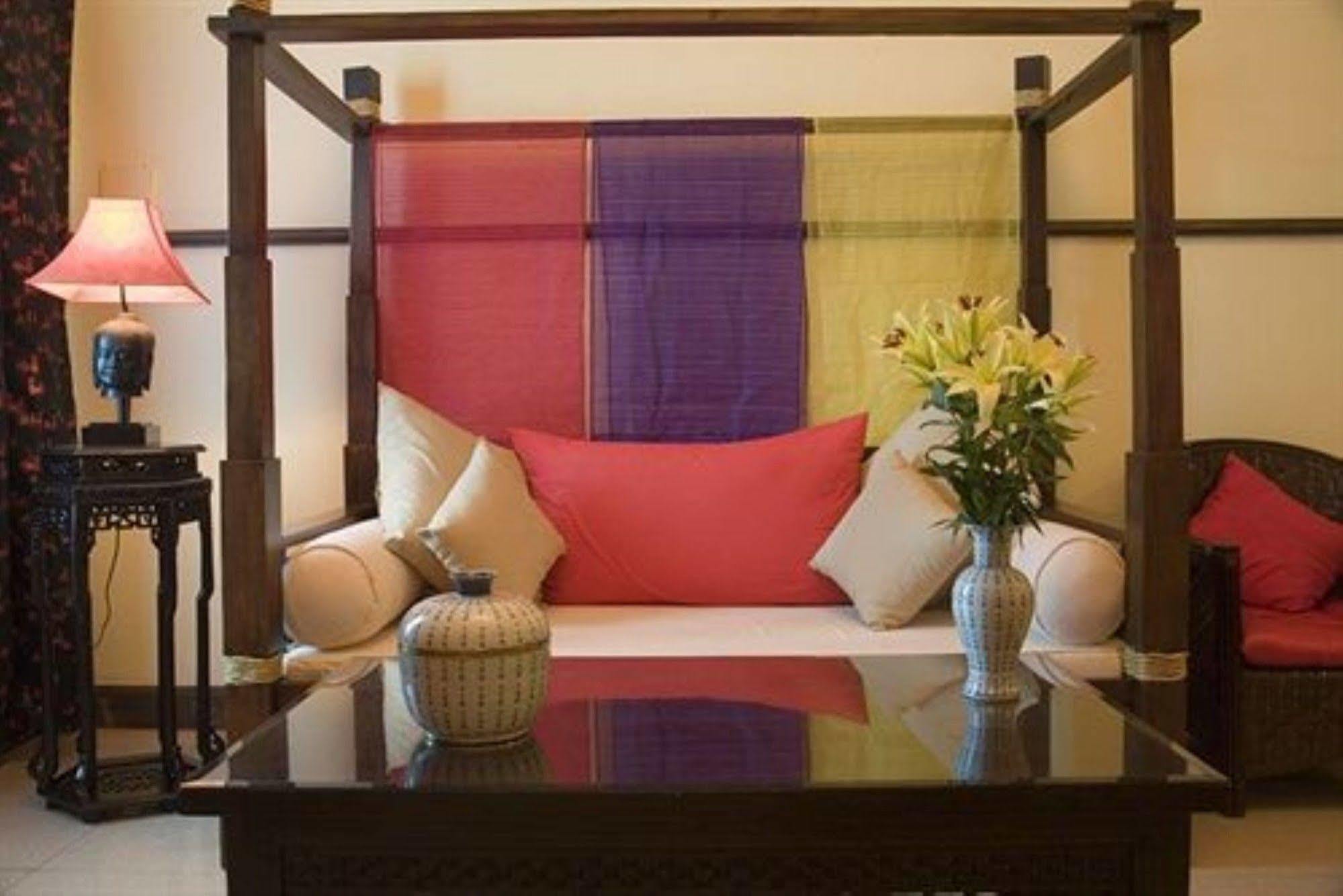 Bougainvillier Hotel プノンペン エクステリア 写真